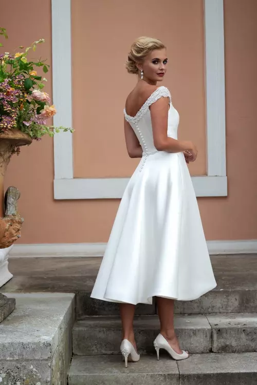 Retro bridesmaid dress shop